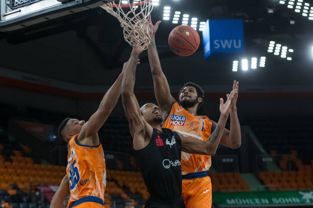 了现代射击 了现代射击